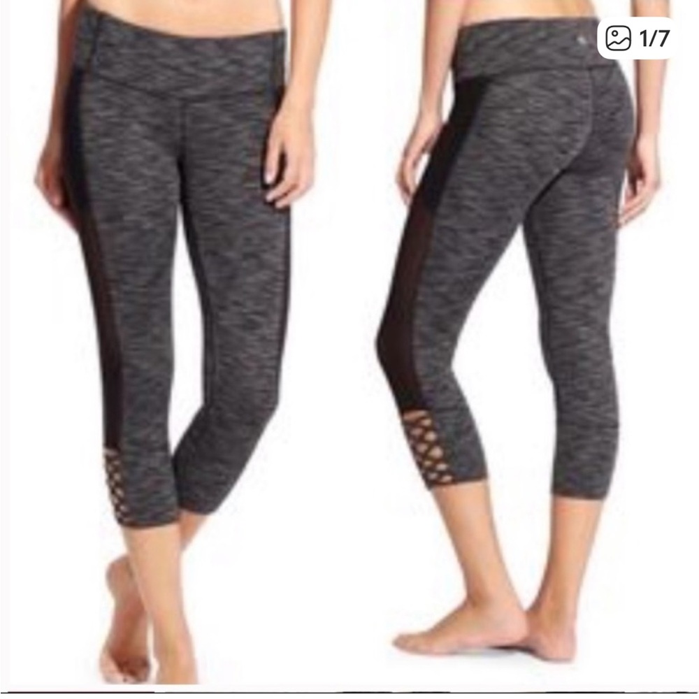 Athleta mind over mat Charcoal gray black mesh Capri cross cross crop Leggings S